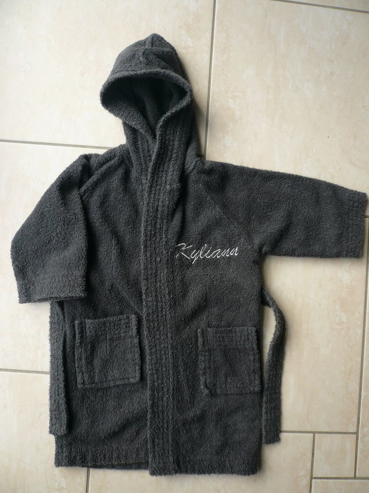 Sortie de bain / Peignoir brod� gris 24 mois 12 Franqueville-Saint-Pierre (76)