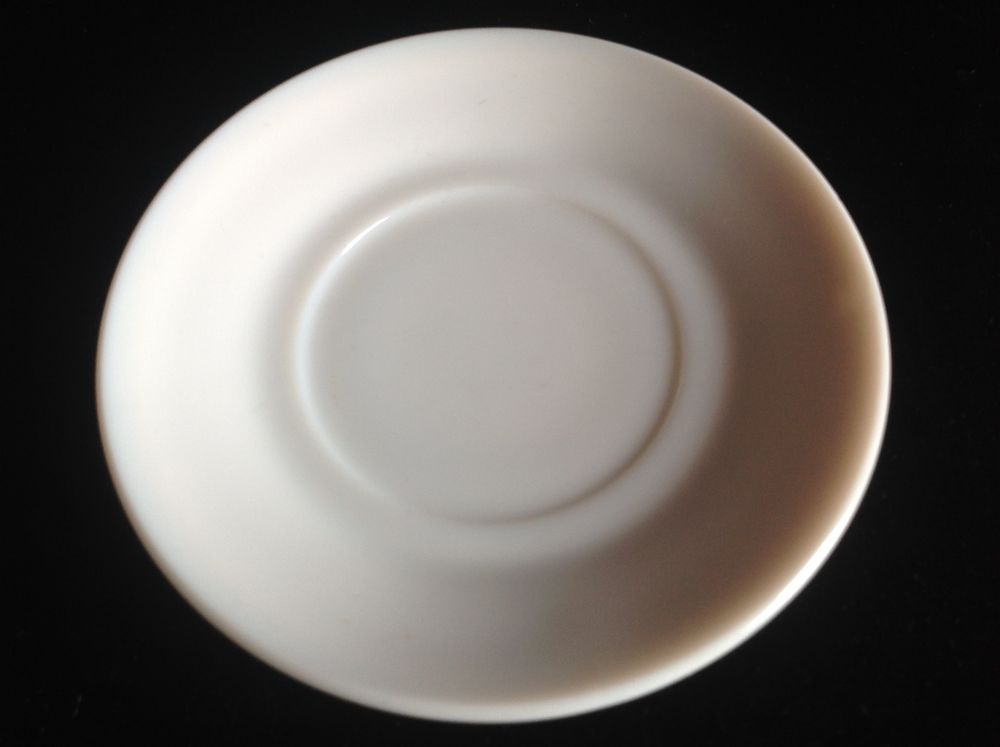 SOUCOUPE OU SOUS TASSE BLANCHE ARCOPAL Envoi Possible 2 Tr�gunc (29)