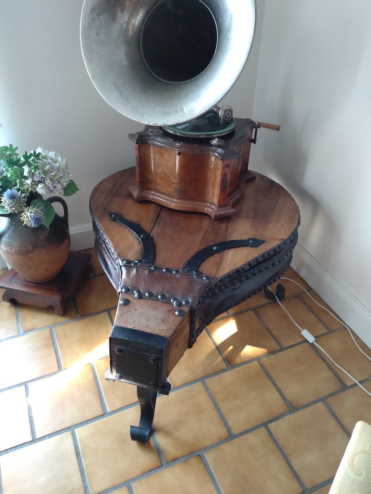 Soufflet de forge mont� en table basse de salon 145 Ch�teau-l'�v�que (24)