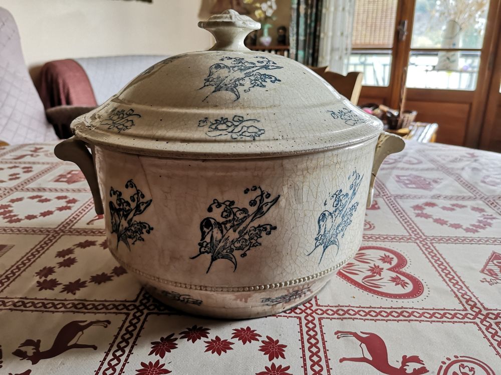 Soupi�re ancienne 10 Ruoms (07)