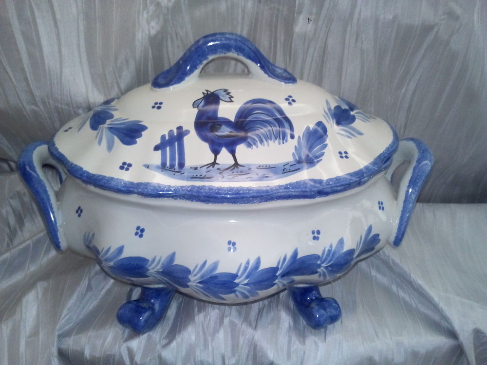 Soupi�re bleue camaieu en porcelaine de Quimper (bretagne) 50 Savigny-sur-Orge (91)