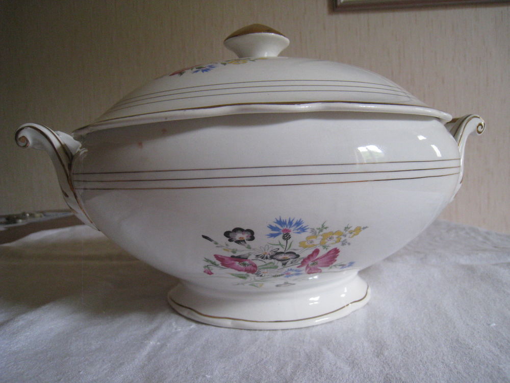 Soupi�re Digoin Sarreguemines de : 1959 porcelaine 28 Vinay (38)