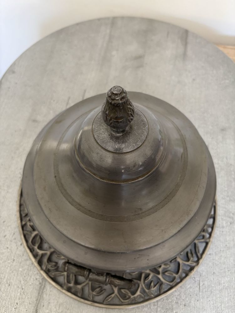 Soupi�re en �tain estampill�e 80 C�ly (77)