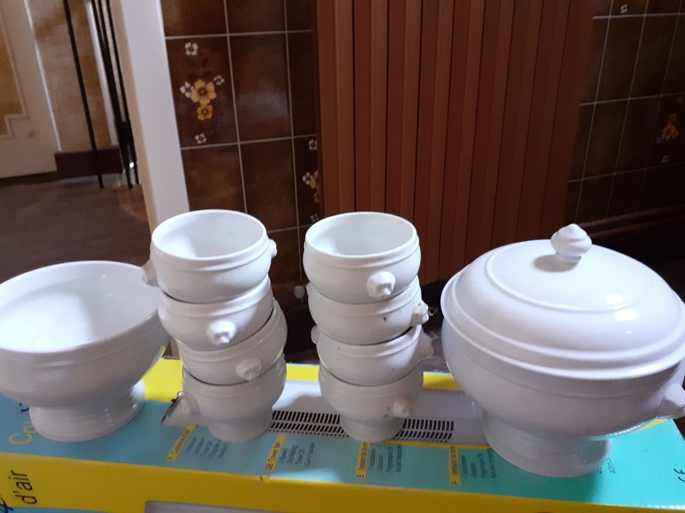 Soupieres porcelaine 25 Mehun-sur-Y�vre (18)