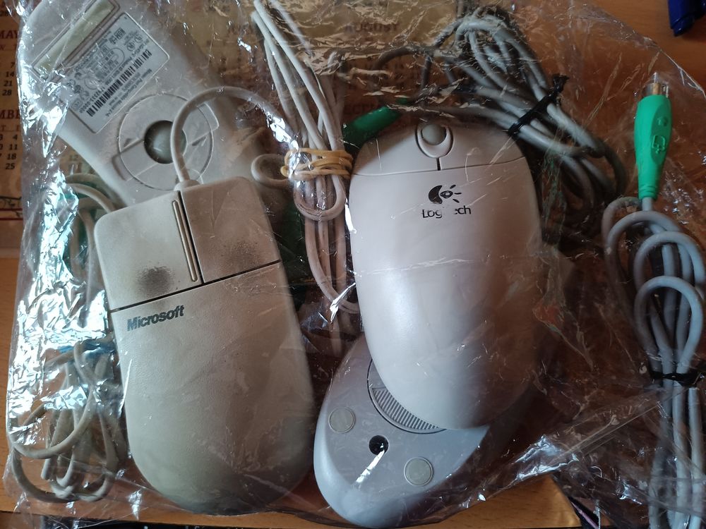 SOURIS FILAIRE MICROSOFT et SIEMENS 15 Courcelles-l�s-Semur (21)