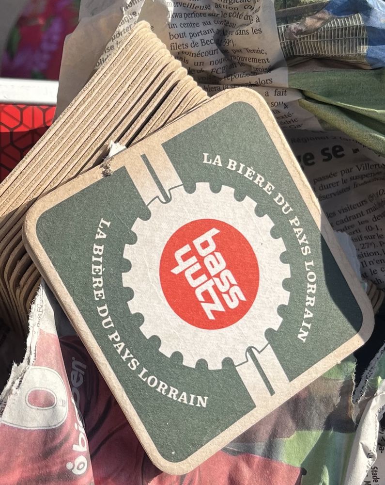 Sous-bock  �Bass Yutz la bi�re du pays lorrain�  1 Gu�nange (57)