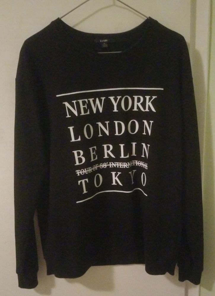 Sous-Pull Noir graver de Kiabi 25 Nantes (44)