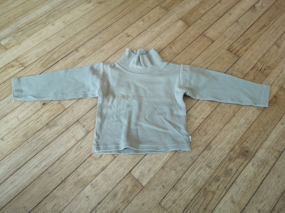 F 9 (11) - 2 ans - Sous-pull vert  Orchestra  1 Paris 13 (75)