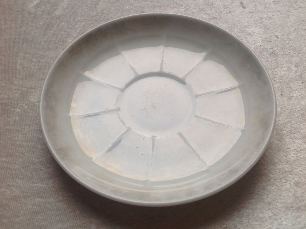 SOUS-TASSE COUPELLE OU VIDE POCHE EN PORCELAINE Envoi possib 3 Tr�gunc (29)