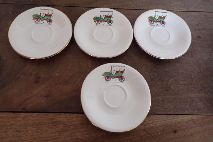Sous tasse vintage assiette motif voiture traction avant 4 Laval (53)