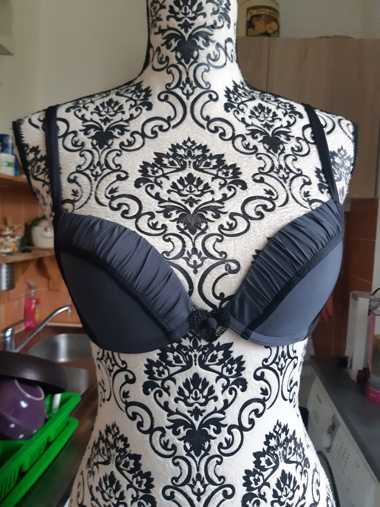 soutien gorge a armatures ETAM NEUF taille 85C
7 Lyon 5 (69)