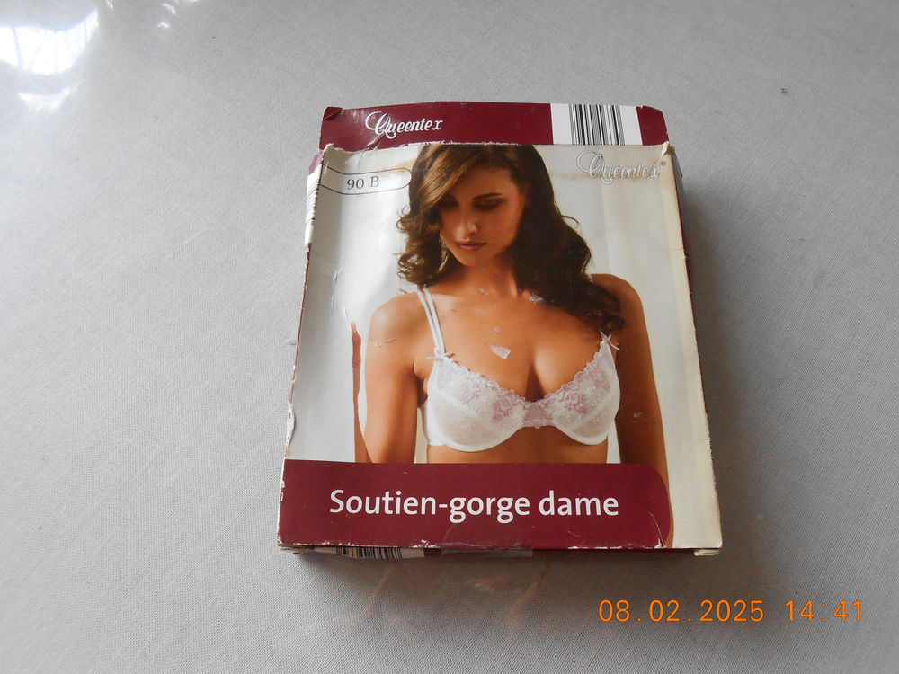 Soutien-Gorge �cru avec armature 90B et broderie rose 4 Marck (62)