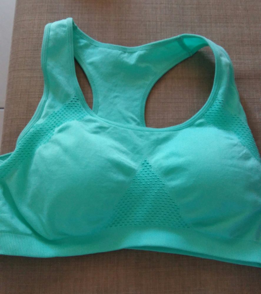 Soutien gorge rembourr� superconfort neuf. Sport �lastique. 7 La Valette-du-Var (83)