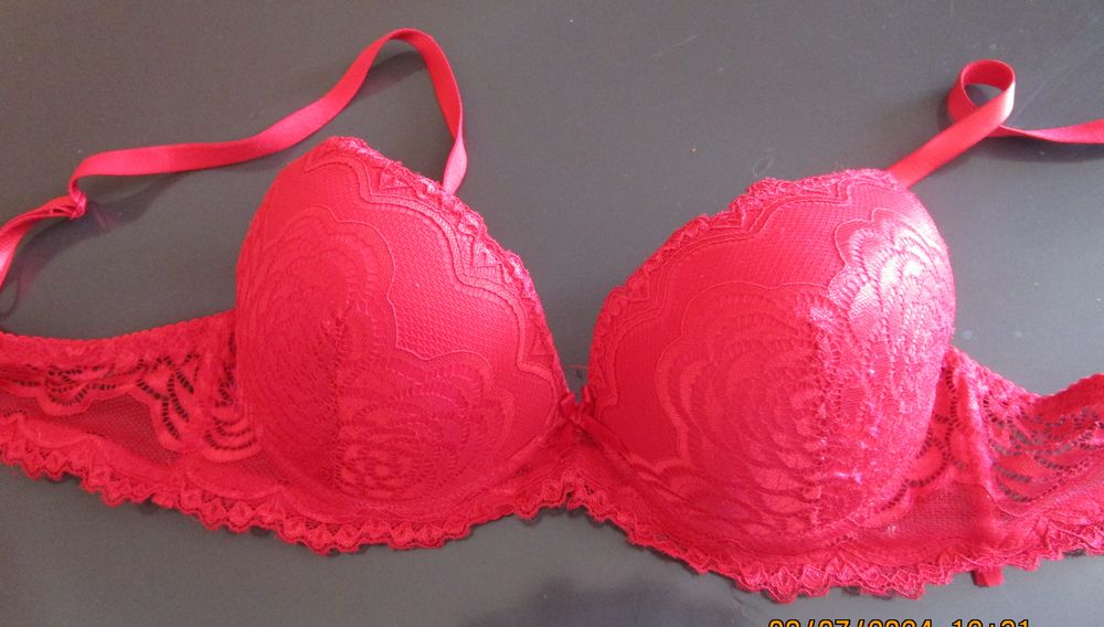 Soutien gorge rouge push up 95B 6 Marseille 13 (13)