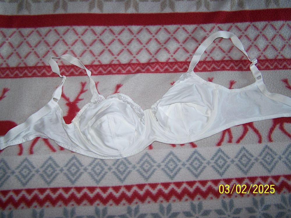 Soutien gorge tex 95 d 15 Issy-les-Moulineaux (92)