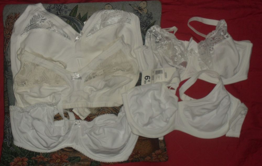 Lot de 5 soutien gorges blancs 25 Montreuil (93)