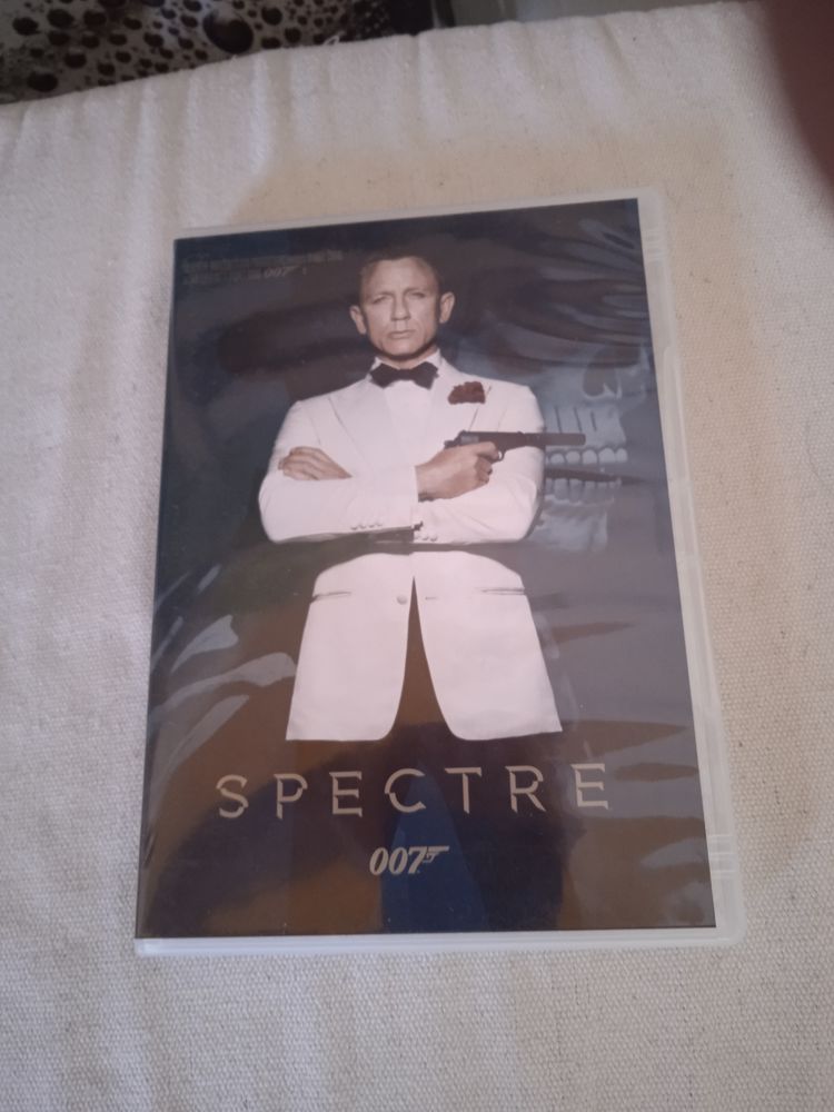 DVD Spectre
2015
Excellent �tat
En Fran�ais
Multi langue
10 Talange (57)
