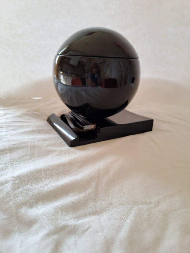 Sph�re � caviar en bois laqu� noir 50 Sens (89)