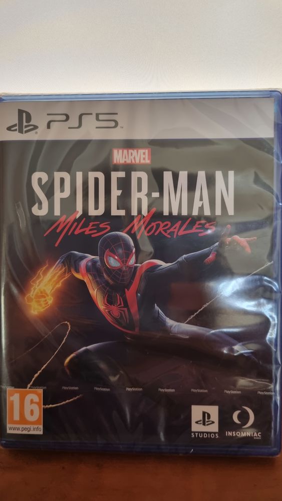 JEU PS 5 SPIDER MAN  MILES MORALES  jeu encore emball� 25 Les Lilas (93)
