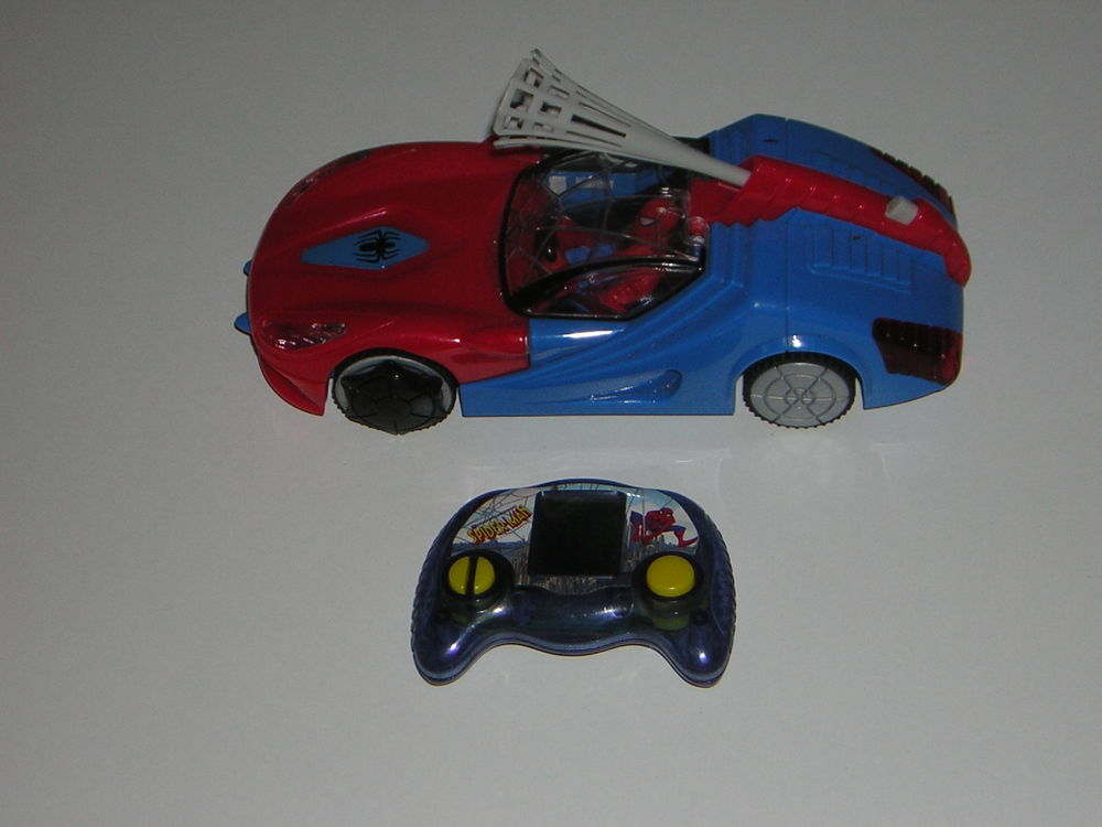 Lot Spiderman vintage (voiture + jeu �l�ctronique). 15 Nay (64)
