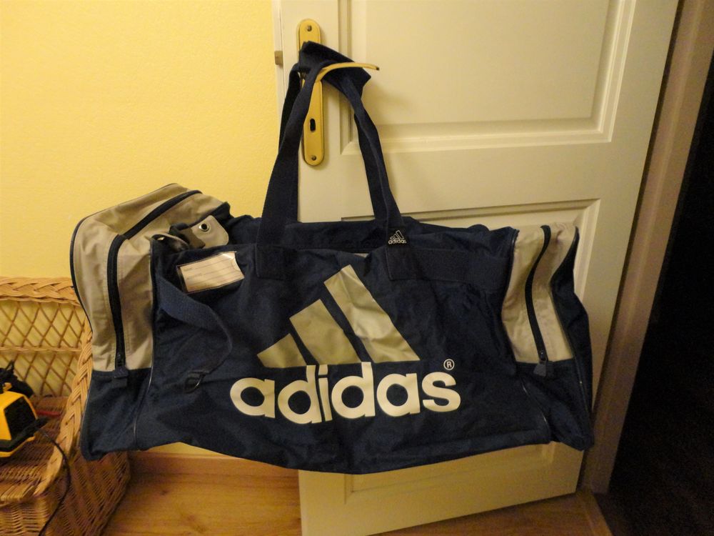 SAC DE SPORT ADIDAS bleu 25 Doussard (74)