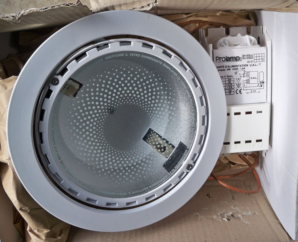 Spot � encastr� � lampe � Iodure M�tallique PROLAMP
50 �tr�chy (91)