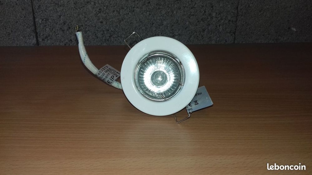 Spots alu de diam�tre 80 a 100 2 Marsaneix (24)