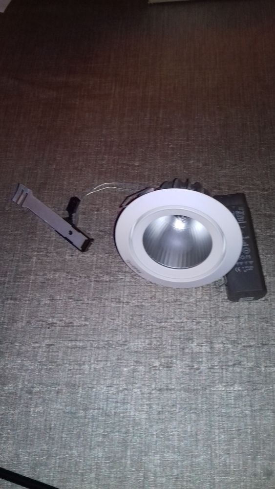 Spots �120, lampe 12V 5 Marsaneix (24)