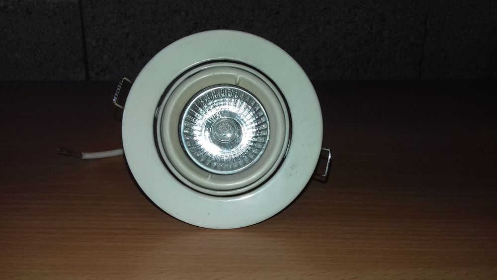 Spots orientable, diam�tre 95, avec lampe 220 Volts 5 Marsaneix (24)