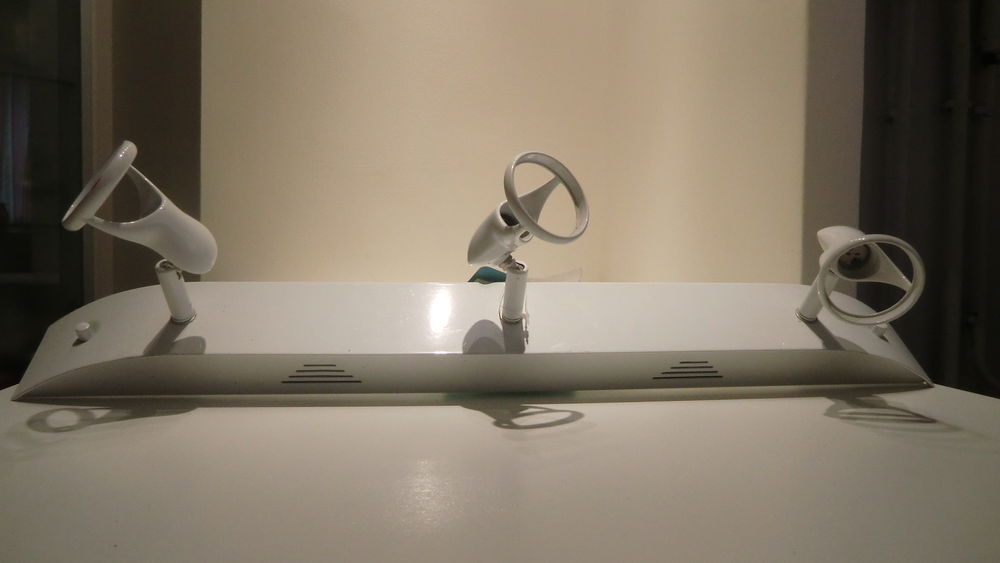 3 spots orientables laqu�s blanc 50 Paris 19 (75)