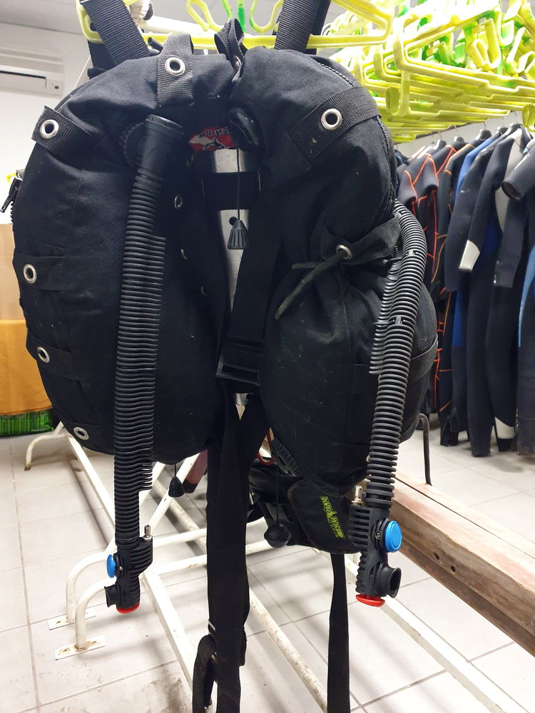 Stab Wing de chez DIVE SYSTEM pour la plong�e aux m�langes 170 Tours (37)