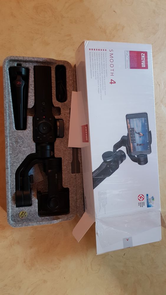 
Stabilisateur smartphone.. 80 La Coquille (24)