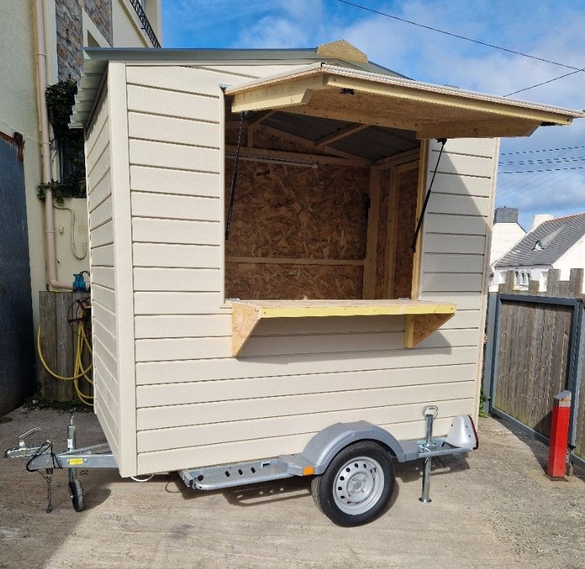 Stand mobile sur ch�ssis remorque: 4880 euros 4880 Plouguerneau (29)