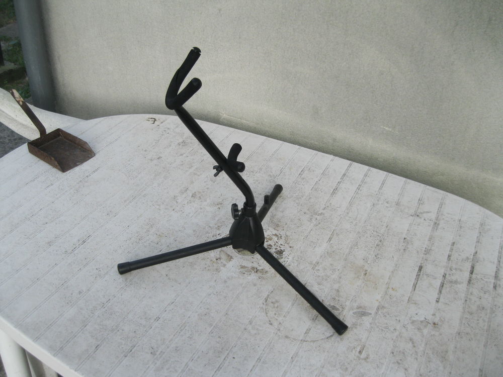 stand pour saxophone 15 La Rochelle (17)