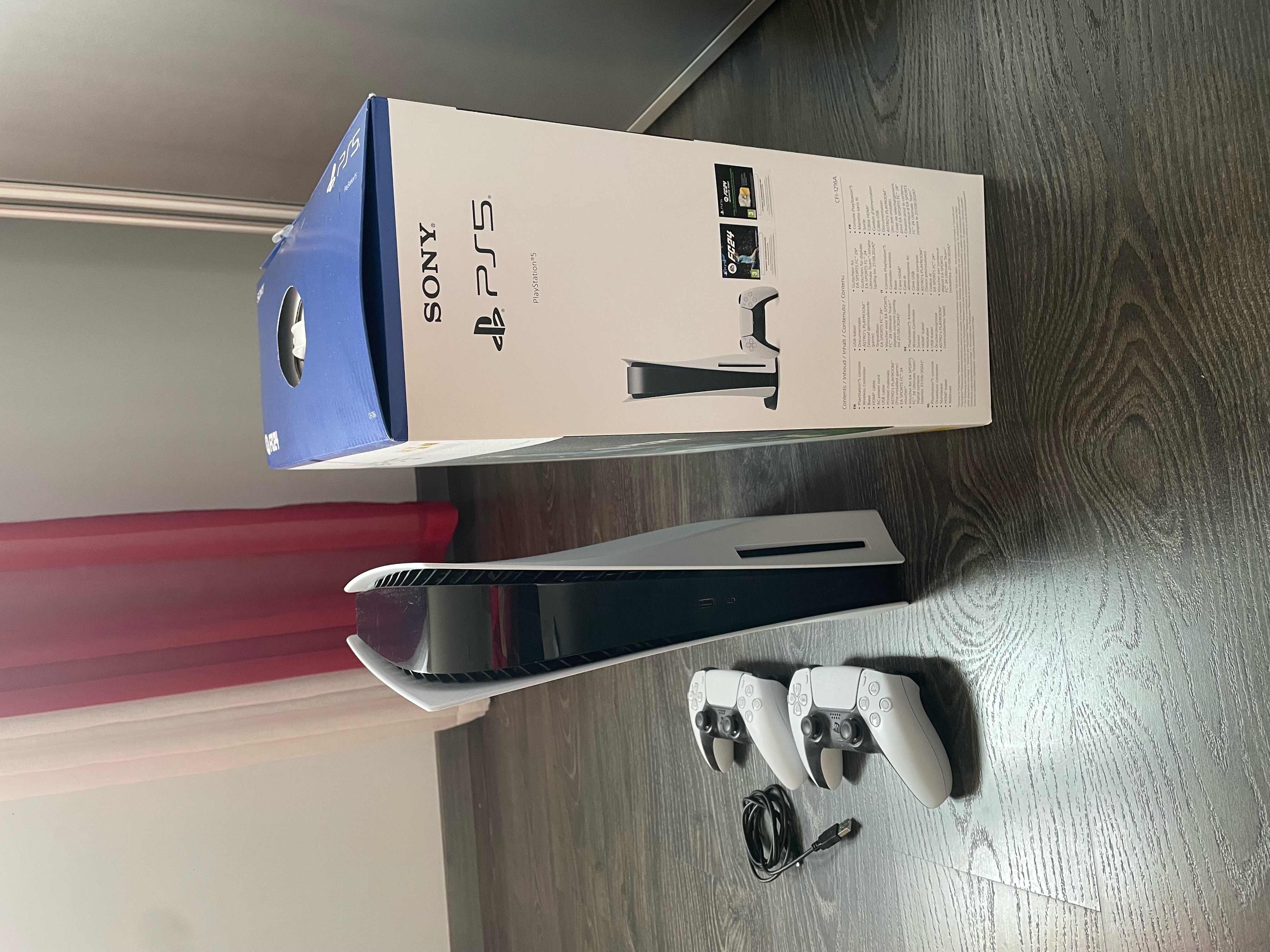 PS5 Standard - 825Go 450 Chennevi�res-sur-Marne (94)