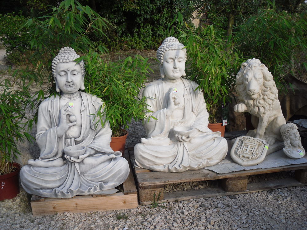 STATUE    BOUDDHA  GEANT  EN PIERRE   120 KG 249 Boucagn�res (32)