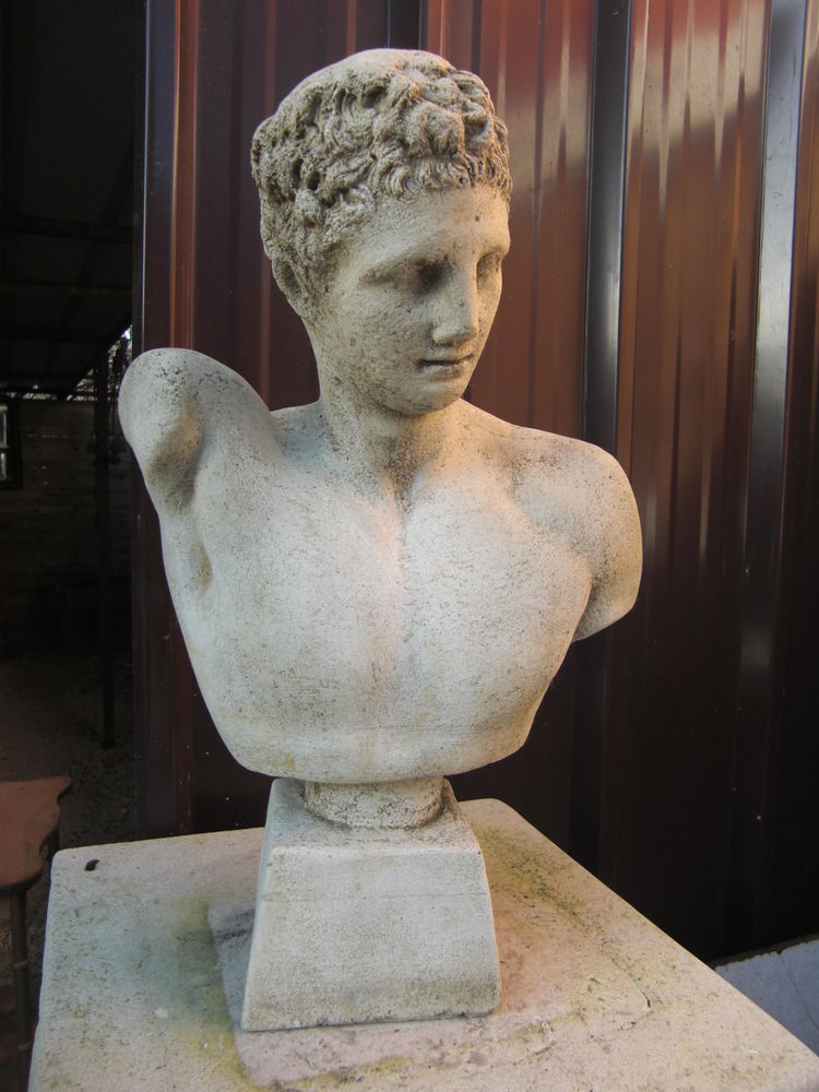 Statue Buste en pierre,H�mes 119 Ch�teau-l'�v�que (24)