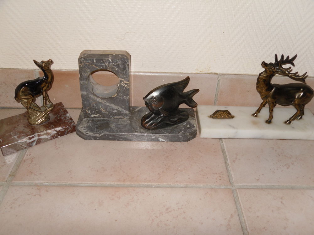 Statue Cerf r�gule ann�es 50s TBE 12 Neuville-de-Poitou (86)