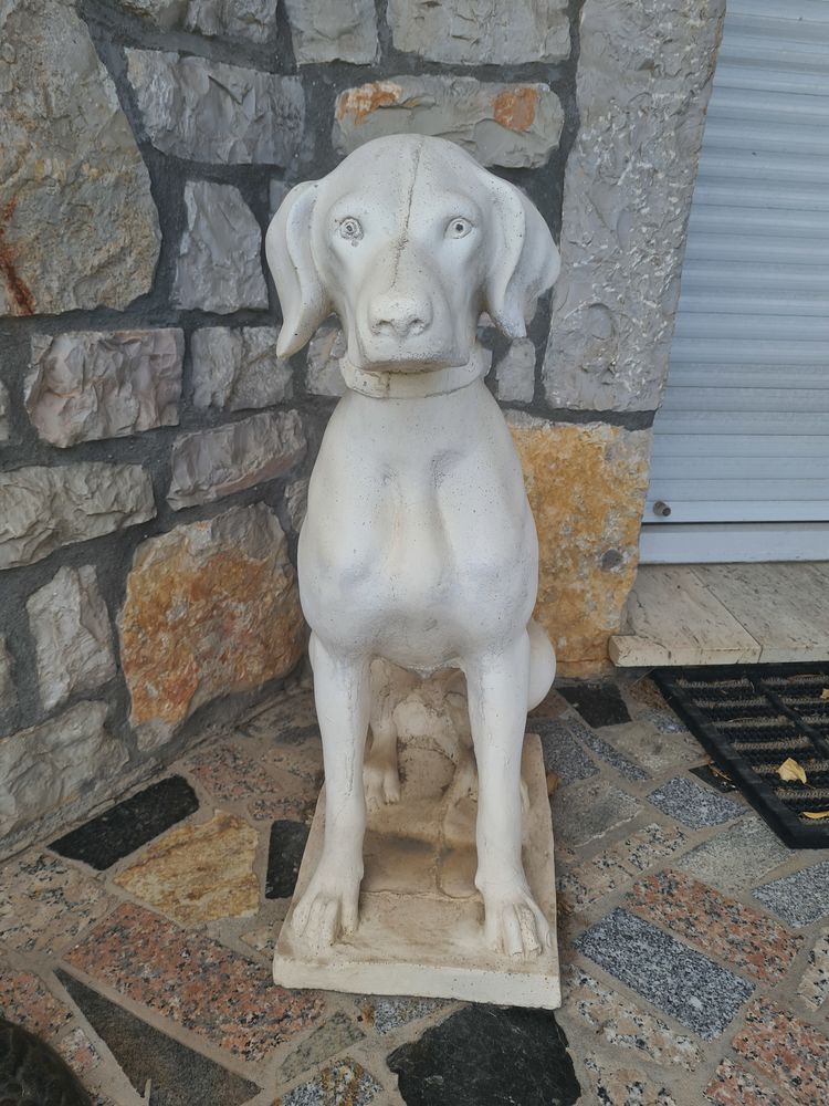 Statue chien en pierre 150 Lunel (34)