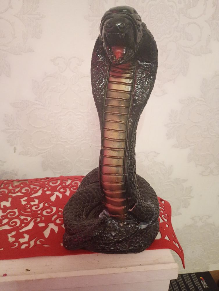 statue cobra impressionnante gratuite 0 Mitry-Mory (77)