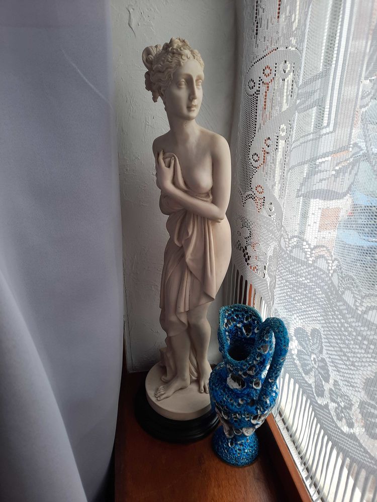 statue femme grecque 40 Calais (62)