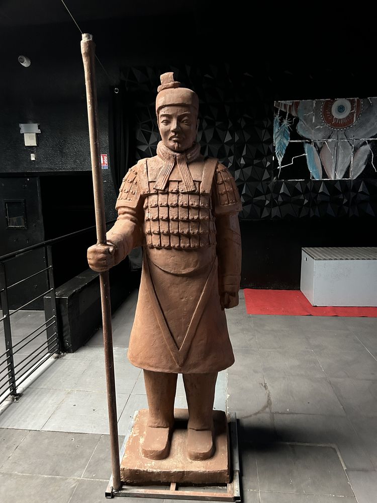 Statue guerrier 250 Vauvert (30)