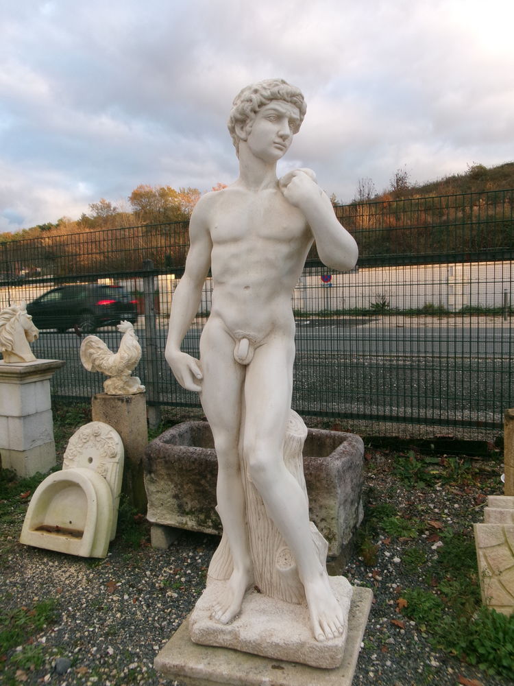 Statue homme David en pierre reconstitu�e 269 Ch�teau-l'�v�que (24)