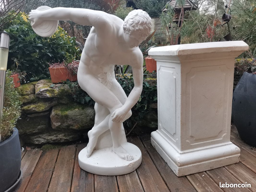 Statue de jardin Discobol et son socle 200 Meyssi�s (38)