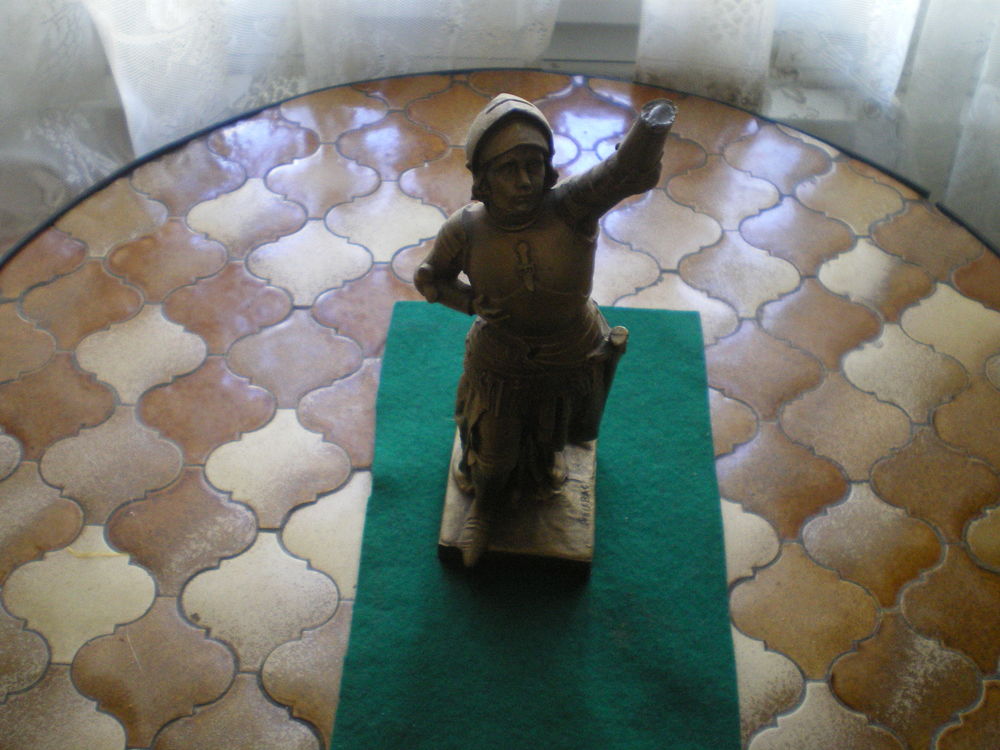 Statue de Jeanne d'Arc. 35 Caen (14)