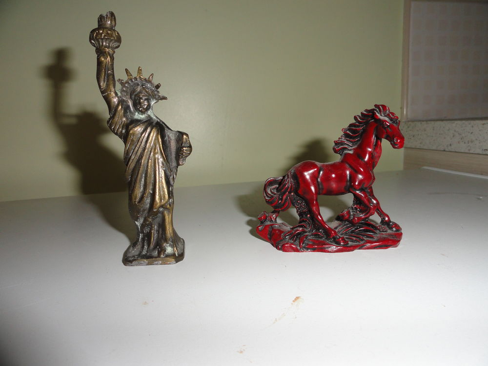 Statue liberte et cheval 0 Montauban (82)