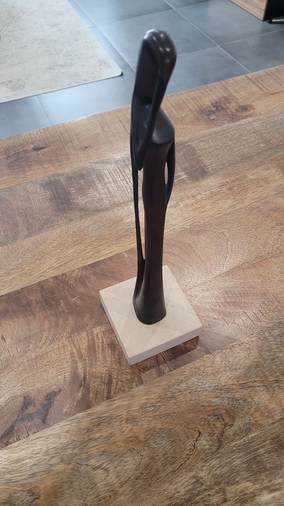 Statue Margara 1200 Aix-en-Provence (13)