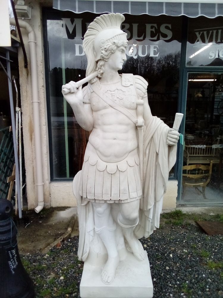 Statue en pierre homme 660 Ch�teau-l'�v�que (24)