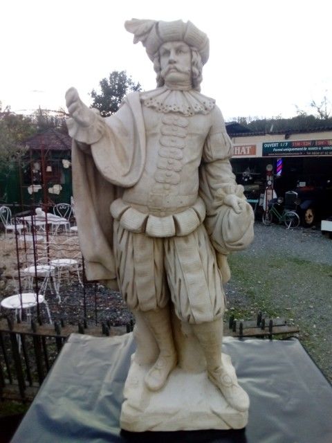Statue en pierre, homme 599 Agonac (24)