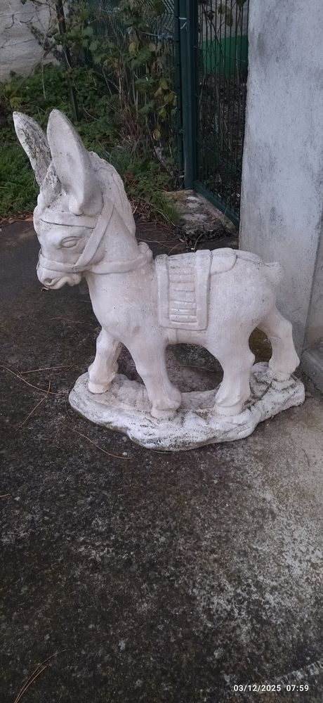 statue en pierre pour jardin 30 Villeneuve-du-Par�age (09)